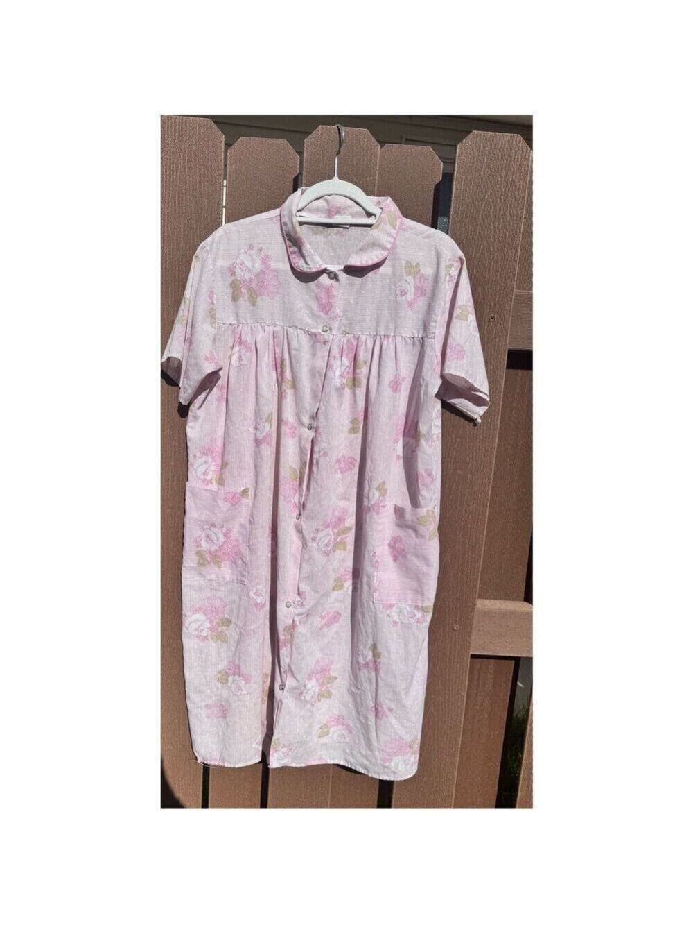 Vintage pink  housecoat size large Artistic Creations snaps piping pockets trim